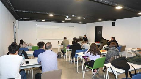 T­a­l­a­s­ ­B­e­l­e­d­i­y­e­s­i­n­i­n­ ­İ­n­g­i­l­i­z­c­e­ ­k­u­r­s­l­a­r­ı­ ­b­a­ş­l­a­d­ı­